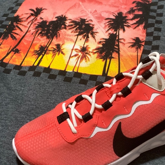 Rebels & Nomads Palm Tee 🏝 - Picture 5 of 5